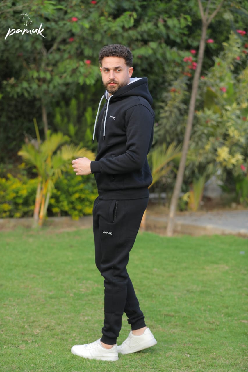 training suit black 1