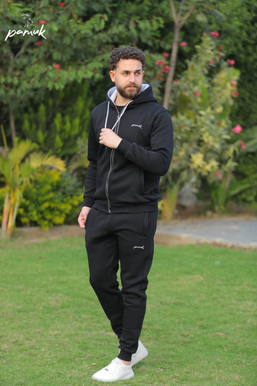 training suit black 1